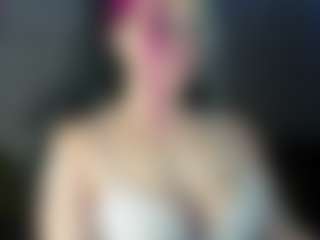 Live cam show with Neon-Baddie - Green Eyes on Gym Cam Girls