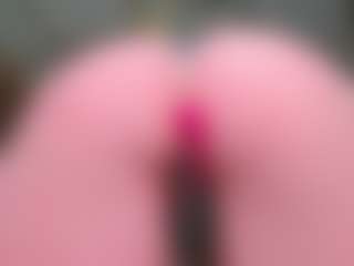 Live cam show with Nicole-amour - Blue Eyes on makecum.org