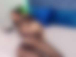 MiaValencia's Live Sex Cam Show