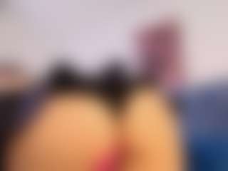 MiaValencia's Live Sex Cam Show