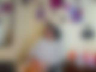 Spettacolo in cam dal vivo con EmilyBrooksSS - Young Adult su Camsoda