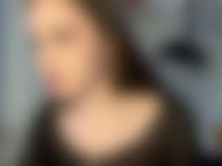 Live cam show with Beatrice - Nipple Piercings on Dare Cams