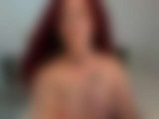 Live cam show with LucyGrayyy - Dirty Talk on eurowanks.com
