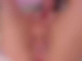 Live cam show with Ashly-andrews - New Brown Eyes on Dolls Live