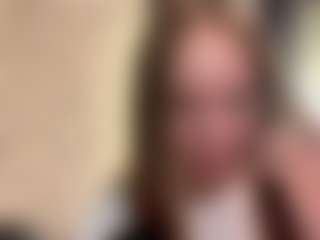 Live cam show with CorinnaVanlue - Average on Camsoda