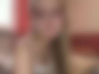 Live cam show with Sophie - Blonde Hair Middle Aged on Camsoda