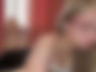 Live cam show with Sophie - Middle Aged on liverealitysex.com