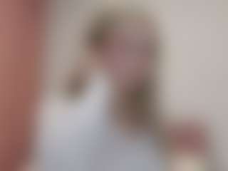 Live cam show with Sophie - White Mature on Mixed Magazine Live