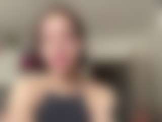 Live cam show with Emma - Strapon on livesuperchat.net