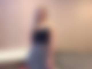 Live cam show with Bella - Full Nudity on Camsoda