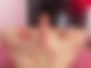 Suzan23 MILF webcam performer live streaming
