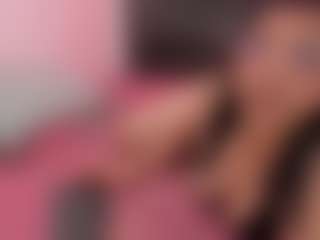 Suzan23's Live Sex Cam Show