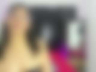 Suzan23 MILF webcam performer live streaming