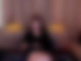 Live cam show with Ella-Evanss - Oil on Streamer API