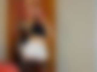 Live cam show with Ella-Evanss - Doggy on Dare Cams