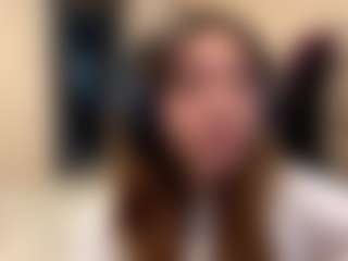 Live cam show with Luise - Thin on StripNow