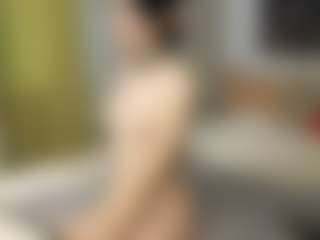 Live cam show with Zulema-Raven - College Teen (18+) on Camsoda