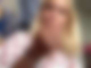 CandyBalmores's Live Sex Cam Show