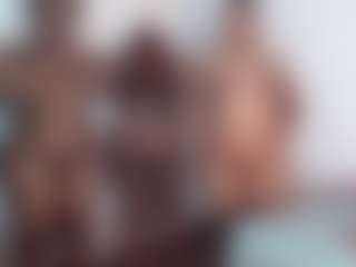 DarkBerry92 MILF webcam performer live streaming