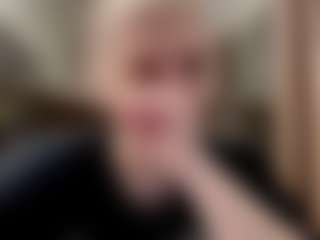 Live cam show with EllaBloom - Facial Piercings on liverealitysex.com