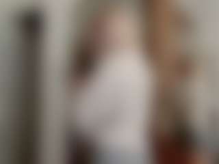 Live cam show with EllaBloom - Body Massage on liverealitysex.com