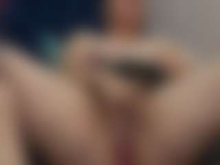 SilverCougar83 MILF webcam performer live streaming