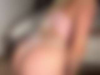 Live cam show with AnikaBolner - Eating Pussy on Fling VIP Chat