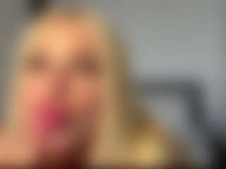 Live cam show with AnikaBolner - Latina Teen (18+) on CamwithHer