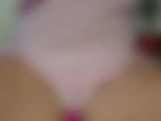 Live cam show with HadwinLisa - Hairy Pussy on sexylivex.com