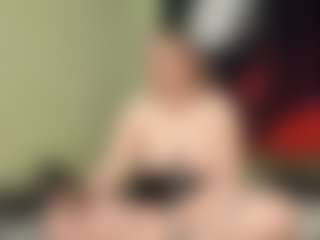 Live cam show with REVYMAIN - Average on CamClone