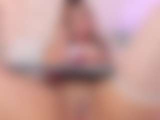 Emiily-Stonee's Live Sex Cam Show