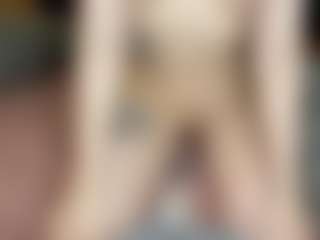 Live cam show with ErmelindaMerck - Amateur on Camsoda