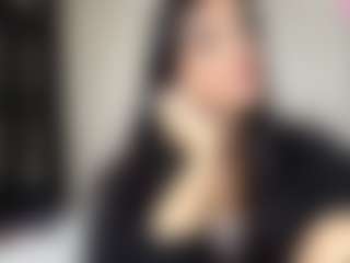 HoaCuddeback's Live Sex Cam Show