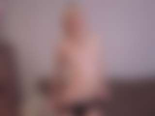 SylviaDaring's Live Sex Cam Show