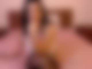 Live cam show with VeraNoireVip - Tease on Camsoda
