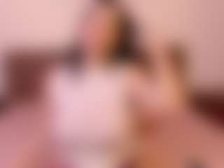 Live cam show with VeraNoireVip - Ball Sucking on Camsoda