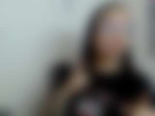 Live cam show with AllysonGarcia - Sucking on AdultVida.com