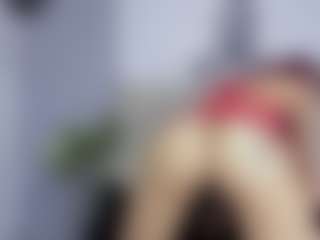 britanny-18's Live Sex Cam Show