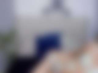 britanny-18's Live Sex Cam Show