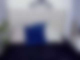 britanny-18's Live Sex Cam Show