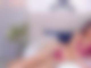 britanny-18's Live Sex Cam Show