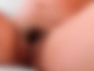 Live cam show with celeste-amour - Average on Uber Horny