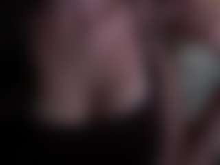 Live cam show with LILI - Granny Squirt on CamClone