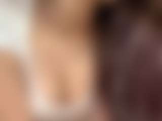 Live cam show with LILI - Brown Hair Teen (18+) on Camsoda