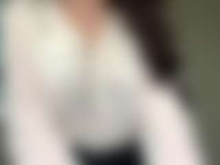 Live cam show with LILI - Facial on SxyPornLive