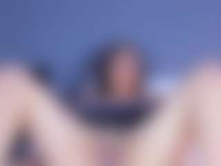 MiaHills's Live Sex Cam Show