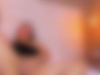 MiaHills's Live Sex Cam Show