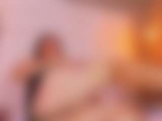 MiaHills's Live Sex Cam Show