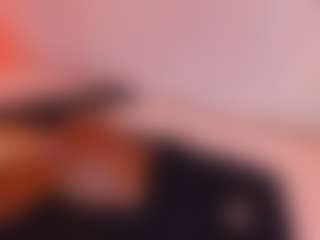 MiaHills's Live Sex Cam Show