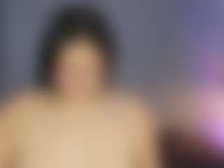 MiaHills's Live Sex Cam Show